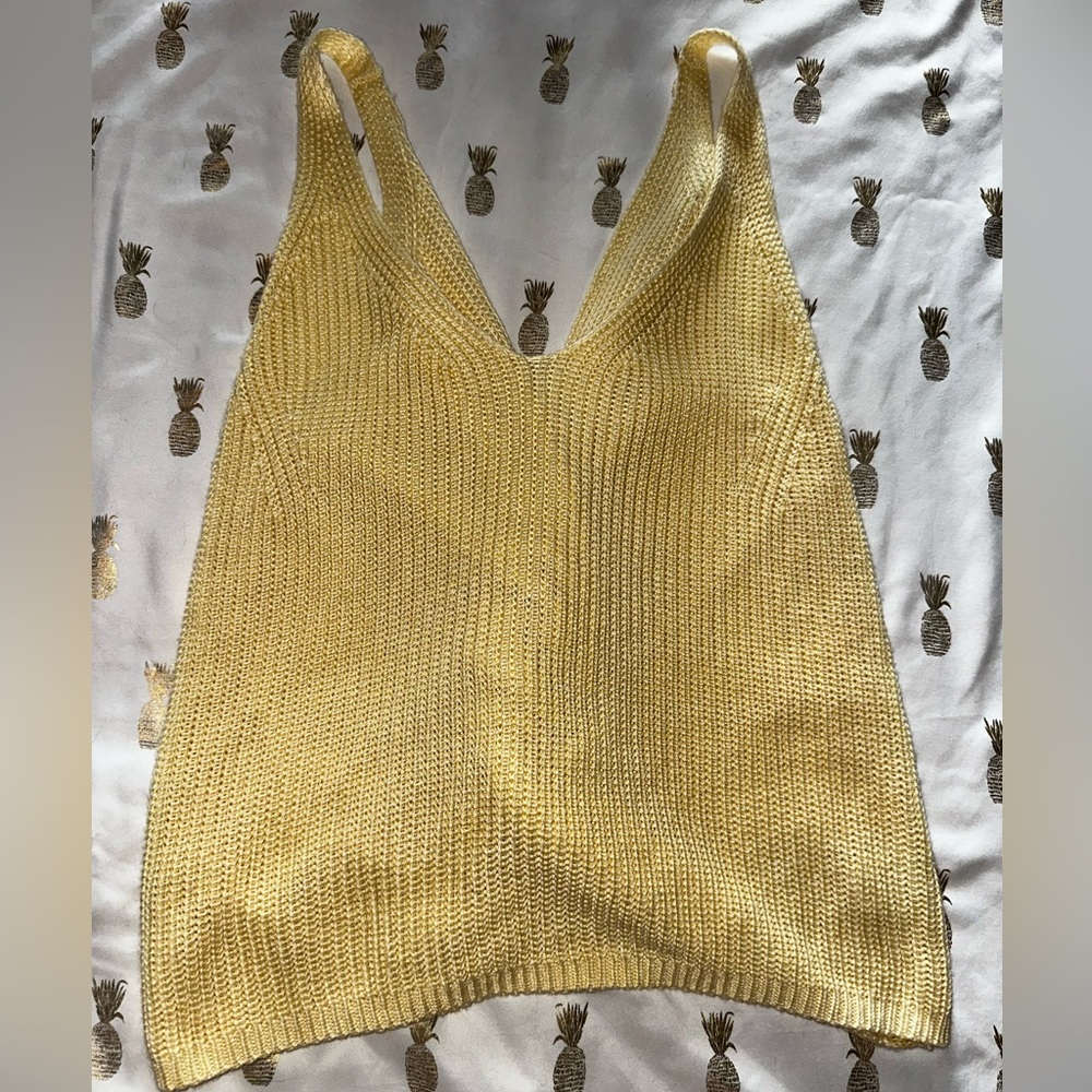 Gentle Fawn Yellow Sweater Tank Top with Twist detail in the back. Sz M. EUC.